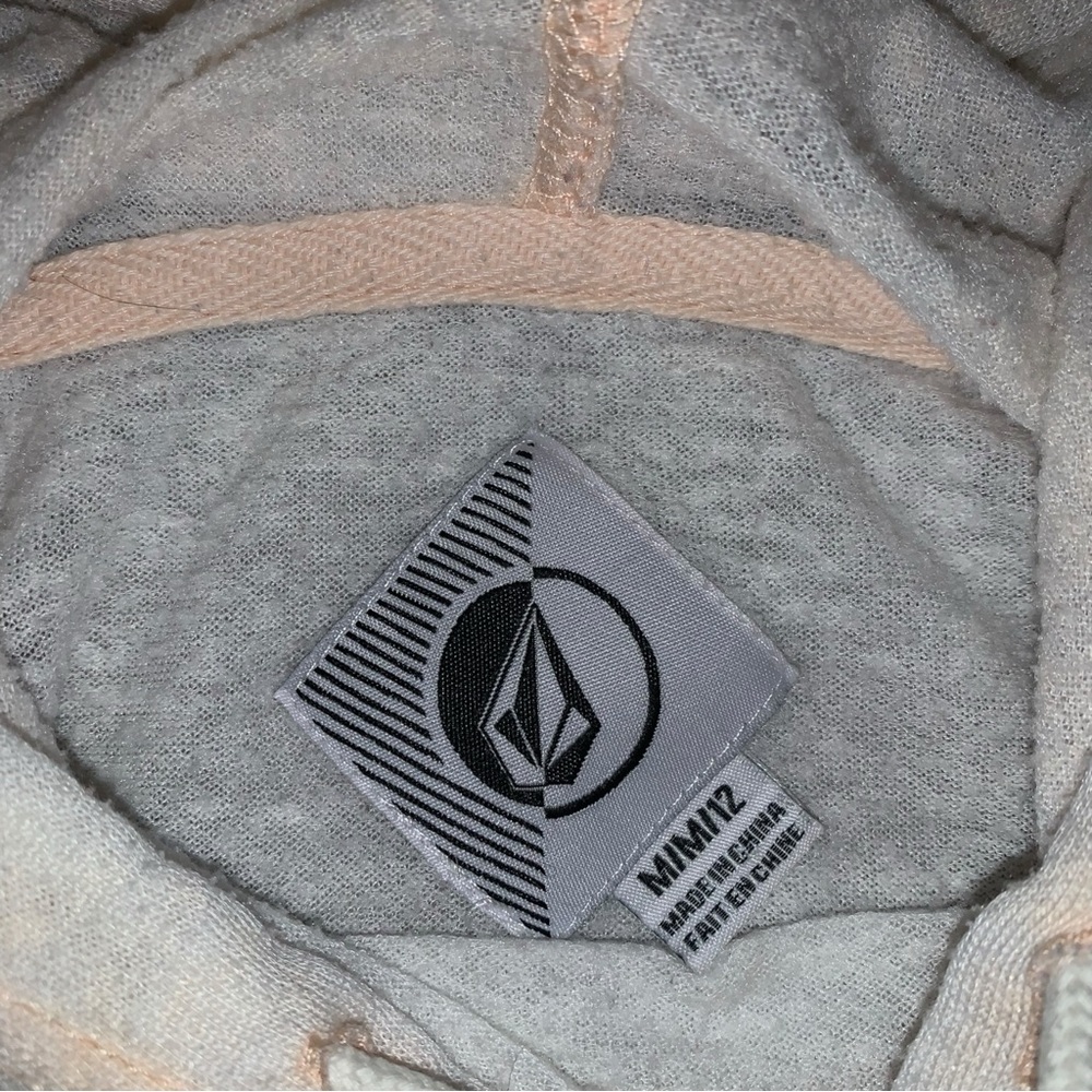 ‘Summer-Nights’ Volcom Tops - Picture 6 of 12